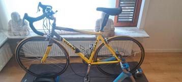 Giant koersfiets + tacx trainer en toebehoren  beschikbaar voor biedingen
