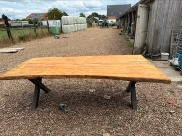 Boomstamtafel 2.40m x 1.10-1.20mbehandeld voor buiten beschikbaar voor biedingen