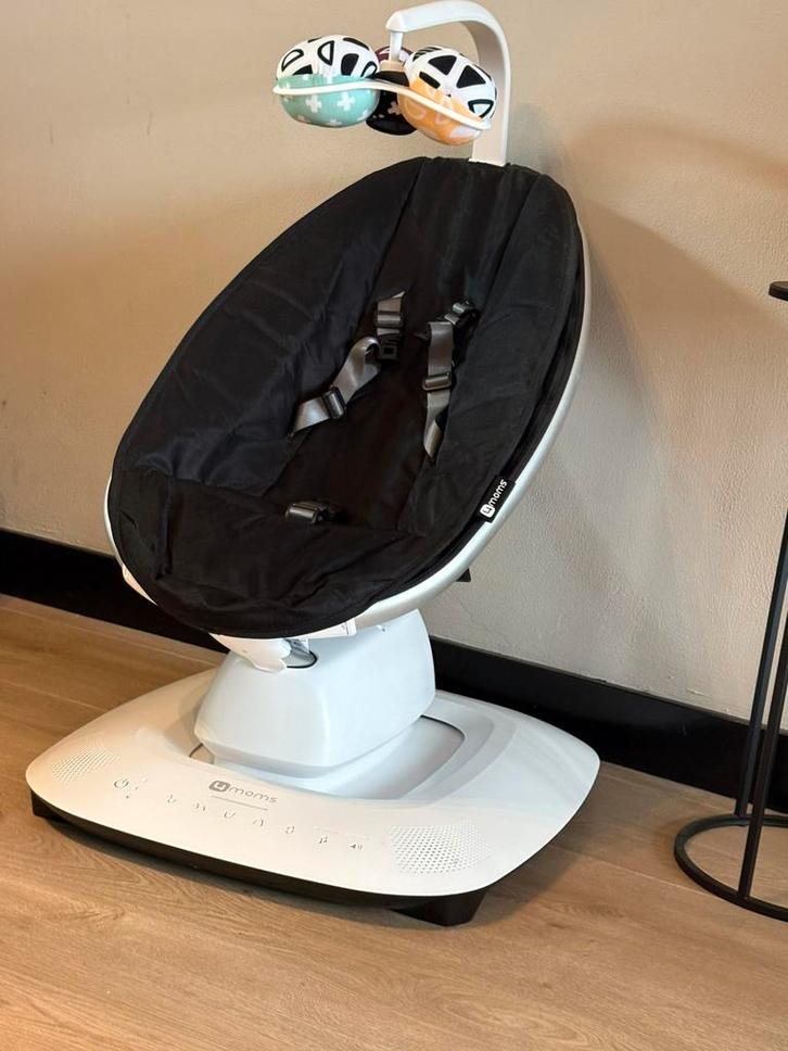 4moms MamaRoo 5, Kinderen en Baby's, Wipstoeltjes, Zo goed als nieuw, Schommelstoel, Met gordel(s) of riempje(s), Ophalen of Verzenden