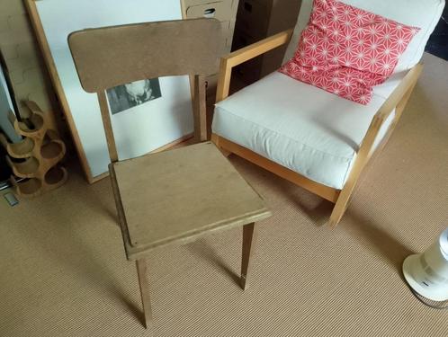 Drie stoelen geïnspireerd op Prouvé, Jeanneret & Perriand, Huis en Inrichting, Stoelen, Gebruikt, Drie, Hout, Overige kleuren