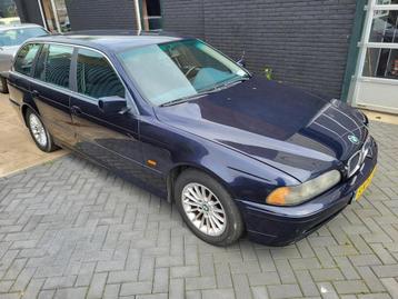 BMW 525 5-serie Touring 525i, Auto's, BMW, Automaat, Traction-control, Zwart, Blauw
