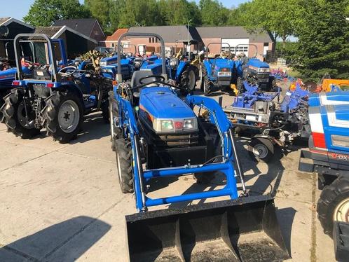 Iseki Sial 243 met voorlader, Zakelijke goederen, Machines en Bouw | Tuin, Park en Bosbouw, Overige typen