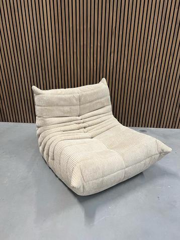 Ligne Roset Togo - Eenzits Corduroy rib beige beschikbaar voor biedingen