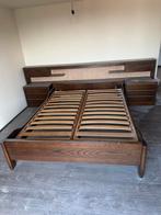 Tweepersoonsbed met nachtkastjes, Huis en Inrichting, Ophalen, Gebruikt, Tweepersoons, Bruin