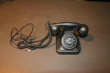 Telefoon vintage beschikbaar voor biedingen