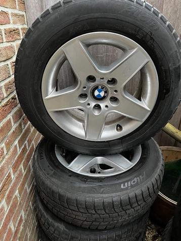 4 jantes BMW origine réf 7 J x 15 H2- pneus hiver 195/65 R15 beschikbaar voor biedingen