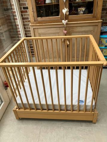 Houten babypark beschikbaar voor biedingen