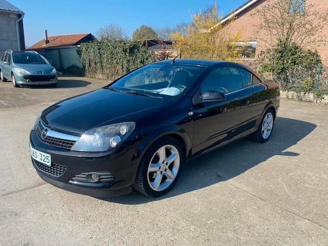 Opel Astra Coupe 1.8benz 3-09 180000km Gekeurd voor verkoop, Auto's, Opel, Bedrijf, Te koop, Astra, Benzine, Euro 4, Coupé, 2 deurs