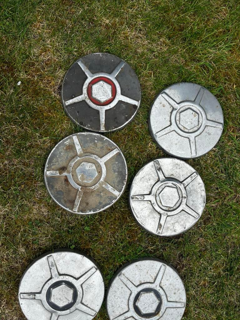 8 wieldeksels voor een Simca ,oldtimer, Auto diversen, Wieldoppen, Gebruikt, Ophalen of Verzenden