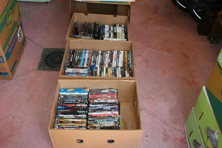 Lot 130 DVD + 27 Blue ray + 34 séries de plusieurs DVD TBE, Cd's en Dvd's, Dvd's | Actie, Gebruikt, Boxset, Ophalen