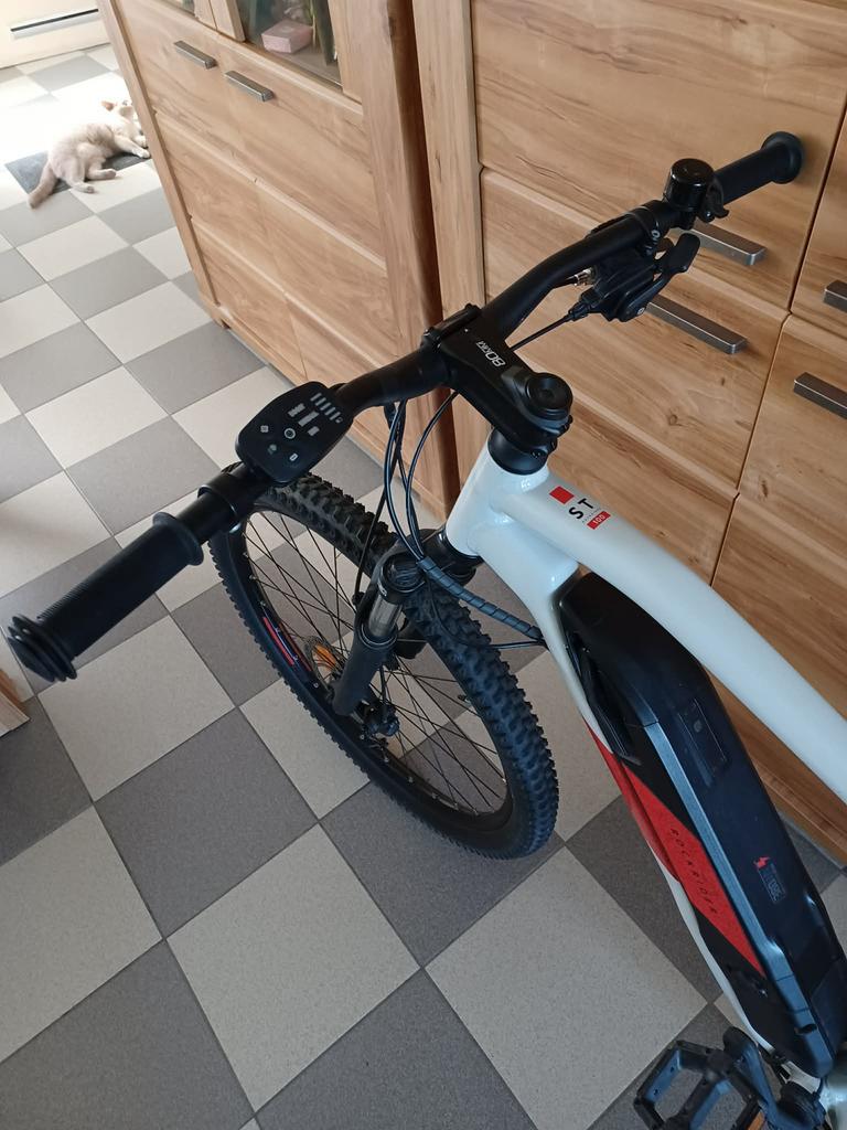 Te Koop: Rockraider st 100 elektrisch, Ophalen