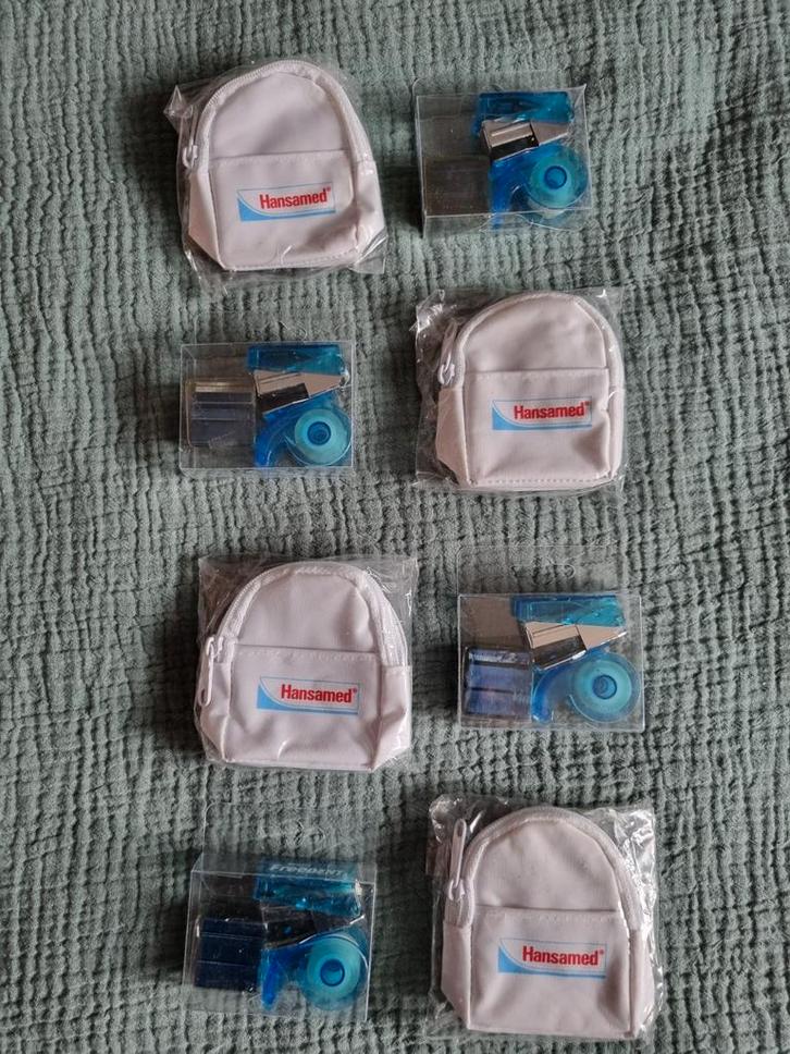 4 x mini-nietmachine, zelfklevende papiernietjes + 4 zakken, Diversen, Bureau-accessoires, Nieuw, Ophalen of Verzenden