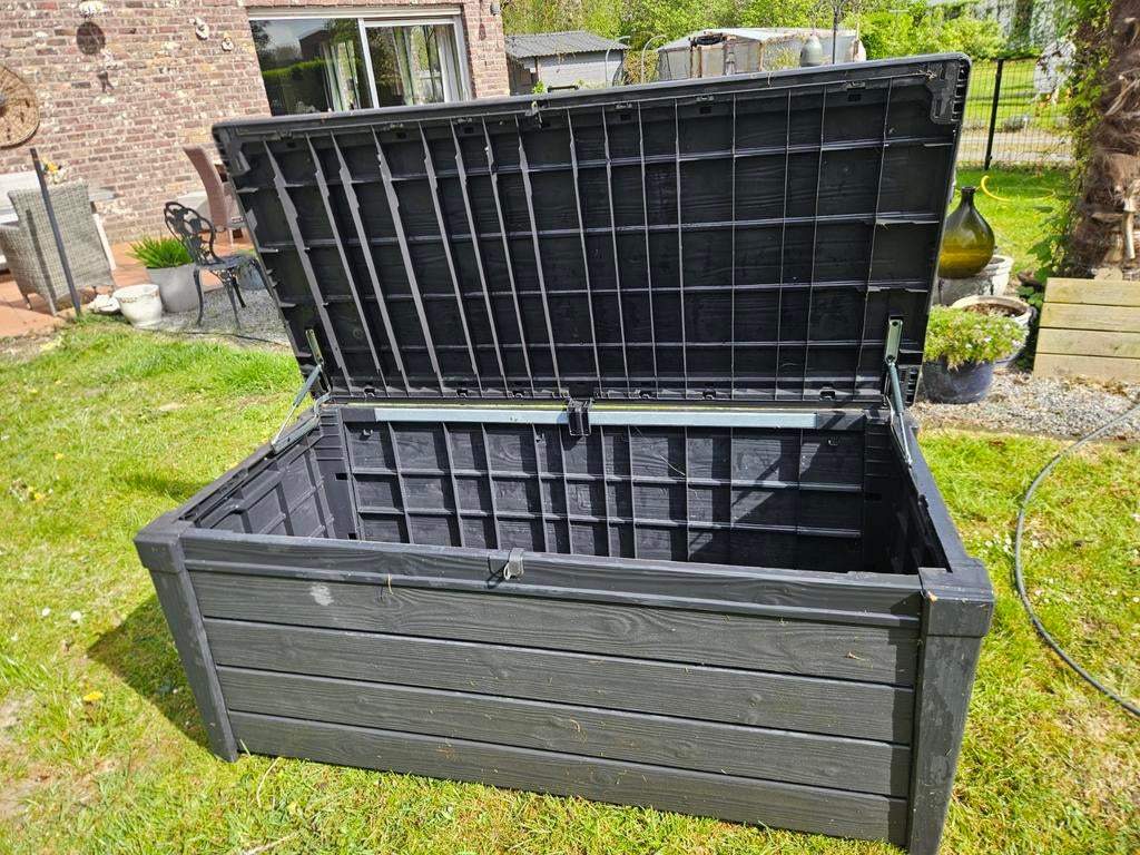 Opbergbox buiten, Ophalen