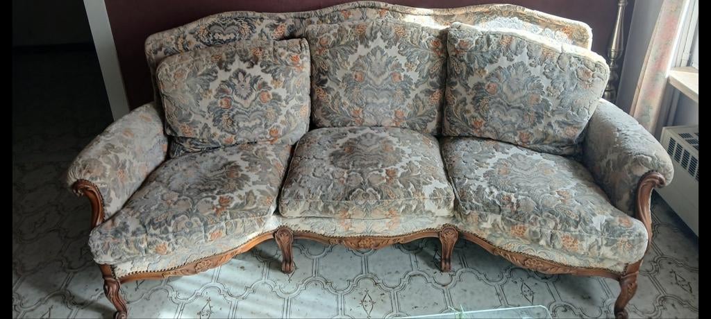 Ensemble de salon classique en bois baroque (style Louis XV), Enlèvement