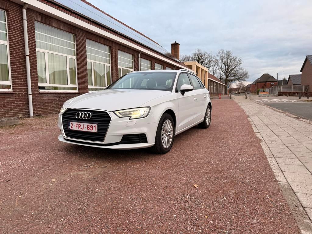 AUDI A3   AUTOMAAT  DSG S-TRONIC. EURO 6C 1.6TDI, Autos, Audi, Euro 6, Noir, 5 portes, Automatique