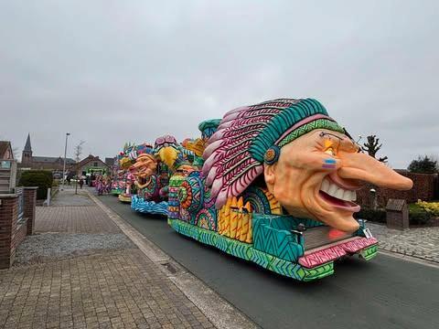 Unieke zelfrijdende carnavalswagen, Hobby & Loisirs créatifs, Articles de fête, Utilisé, Autres types, Enlèvement