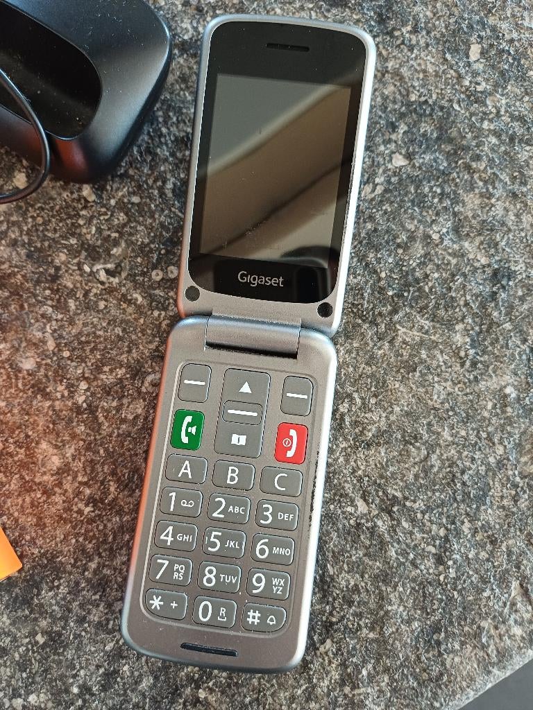 Gigaset GL590 senioren gsm, Ophalen, Gebruikt