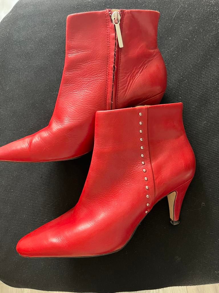 Bottillons rouges Zara 36, Vêtements | Femmes, Rouge, Enlèvement, Boots et Botinnes, Porté