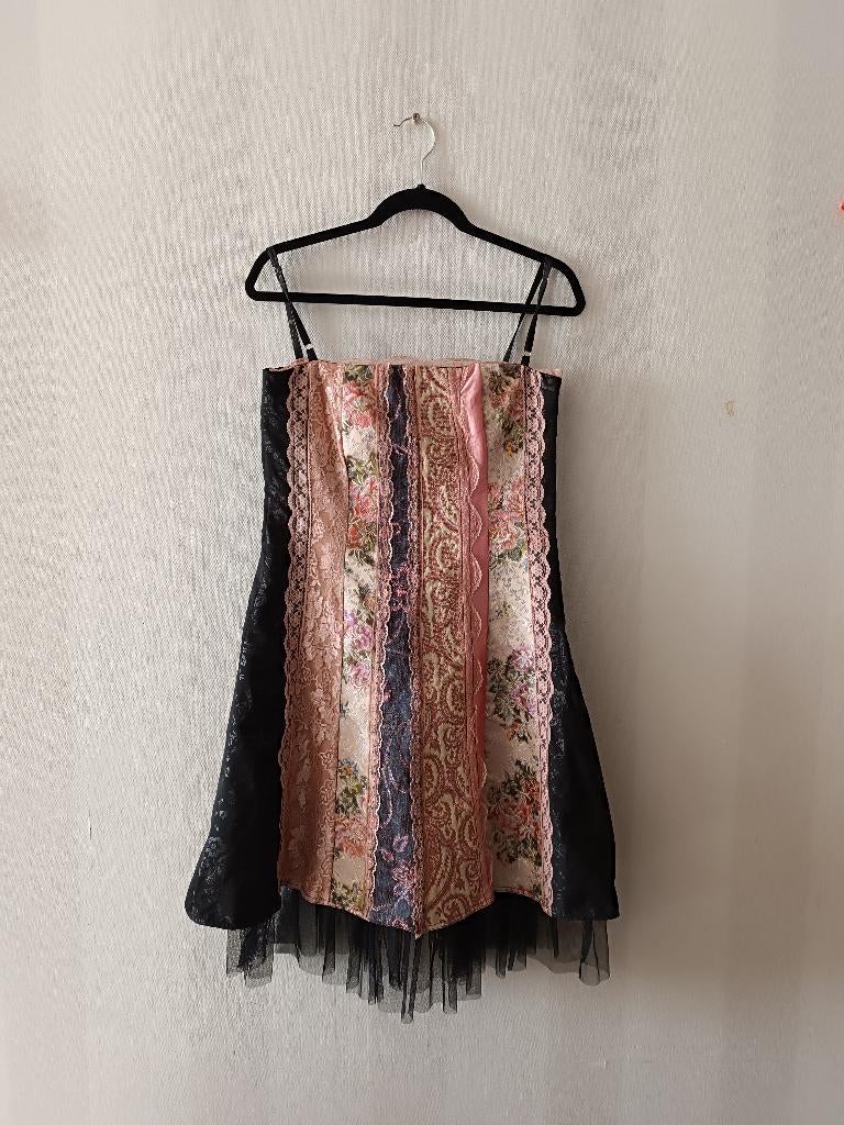 Cocktail jurk Des Filles a la Vanilla, Kleding | Dames, Jurken, Zo goed als nieuw, Maat 38/40 (M), Overige kleuren, Knielengte