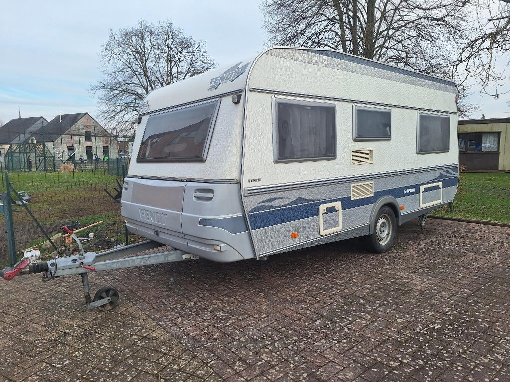 Caravane fendt saphir 2000, Caravanes & Camping, Jusqu'à 4, 5 à 6 mètres, Particulier, Siège standard