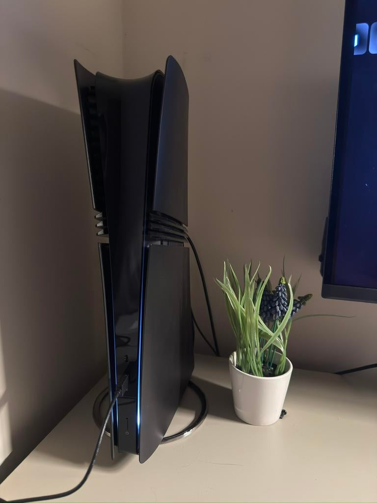 Ps5 pro + 2 manettes + lecteur de disque + support vertical, Consoles de jeu & Jeux vidéo, Enlèvement, Comme neuf