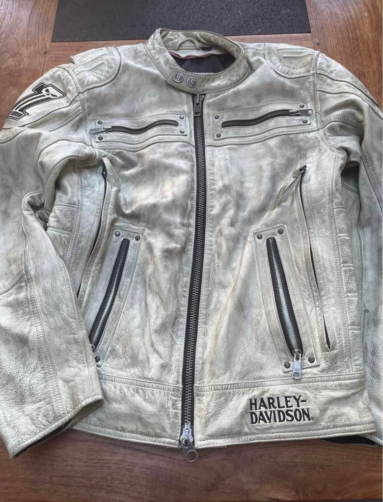 Veste en cuir Harley Davidson, Enlèvement