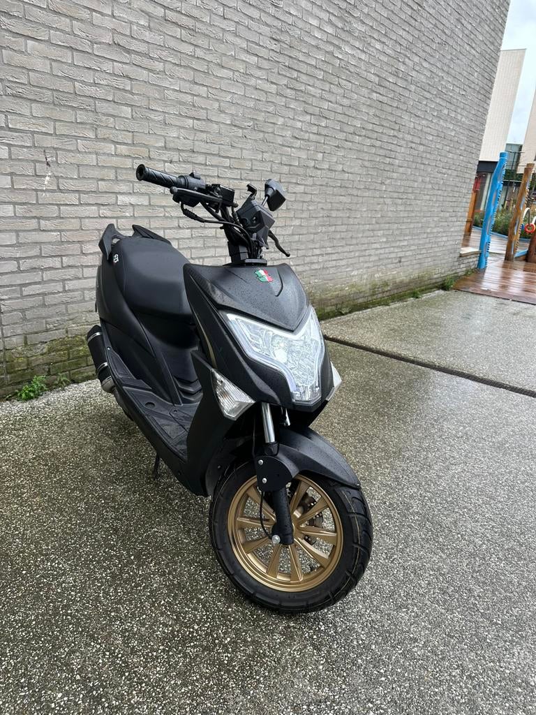 Gts enzo, Fietsen en Brommers, Scooters | SYM, Zo goed als nieuw, Ophalen