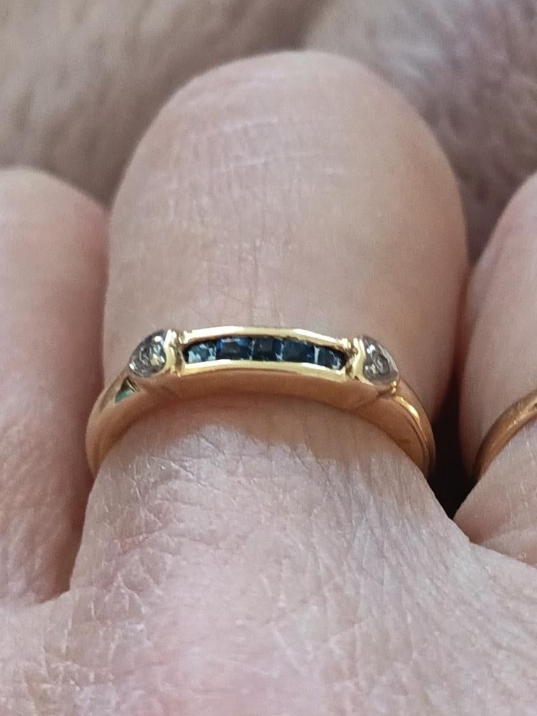 18kt Geel gouden ring met saffier en 2 diamantjes, Handtassen en Accessoires, Ringen, Ophalen of Verzenden, Geel, Goud
