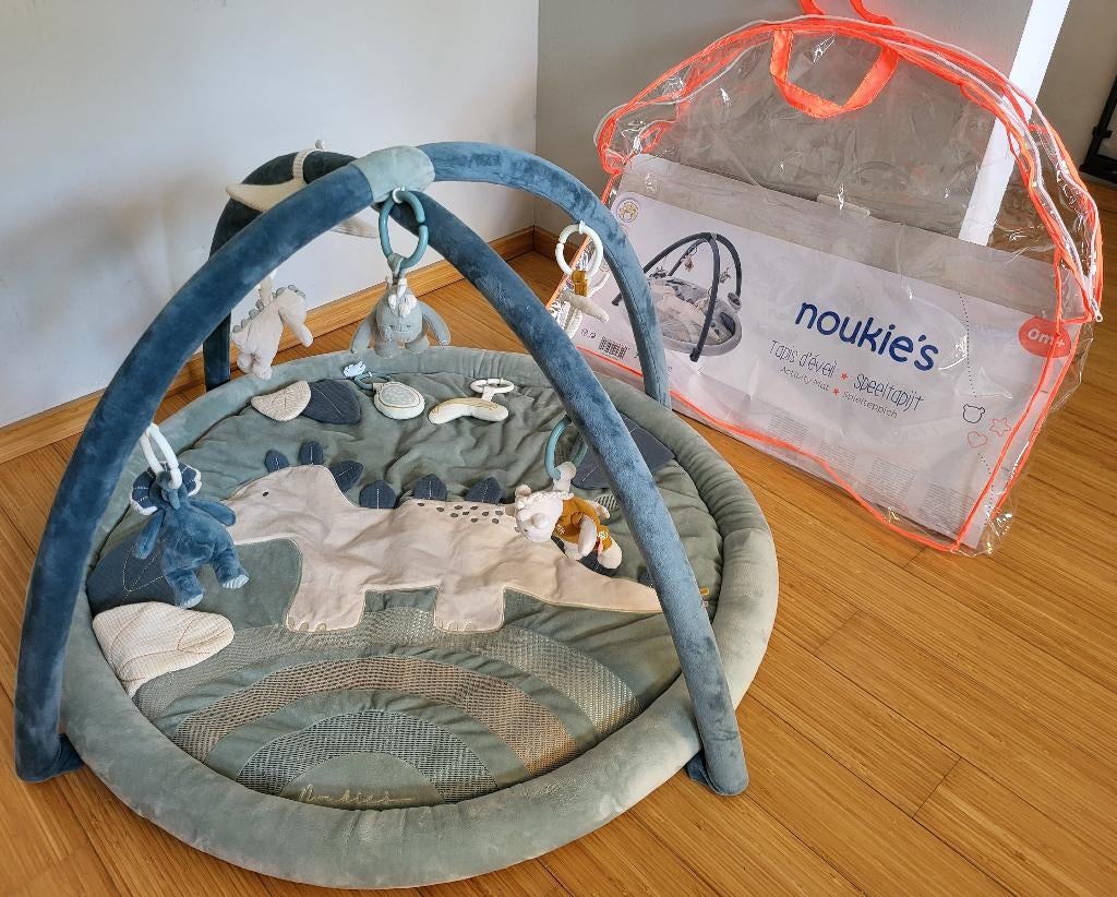 Tapis d’éveil Noukie’s “Tiga, Stegi, Ops”, Enlèvement