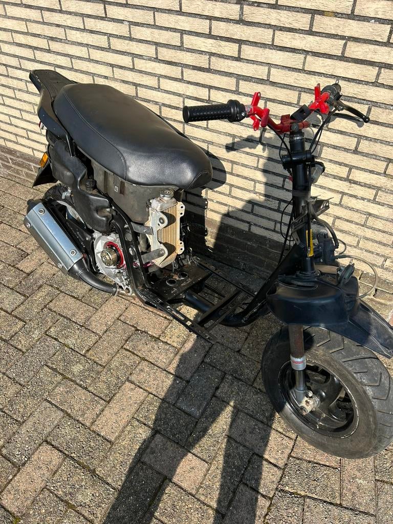 Typhoon a klasse 180 cc, Vélos & Vélomoteurs, Vélomoteurs & Scooters bridés, Neuf, Piaggio, Enlèvement ou Envoi, Essence