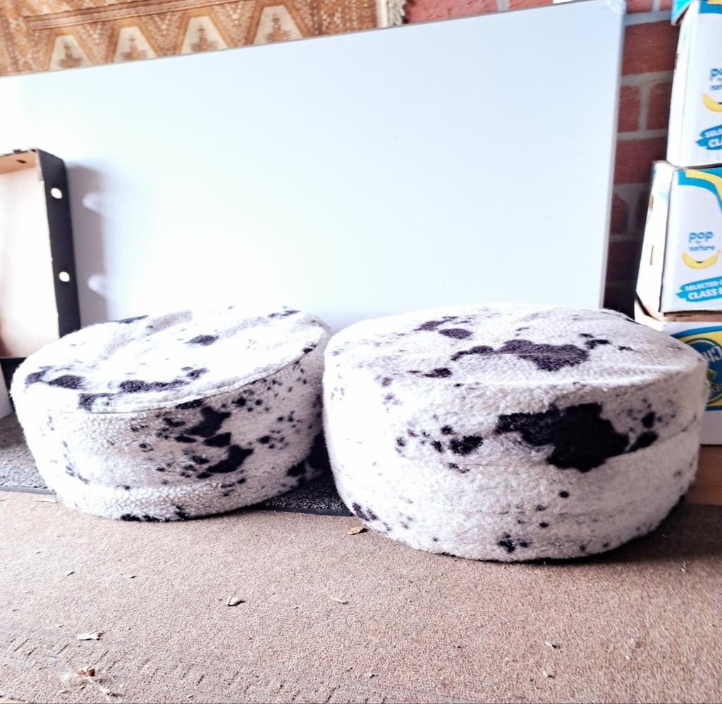 2Voetbanken of poefs, Ophalen, Gebruikt, Rond