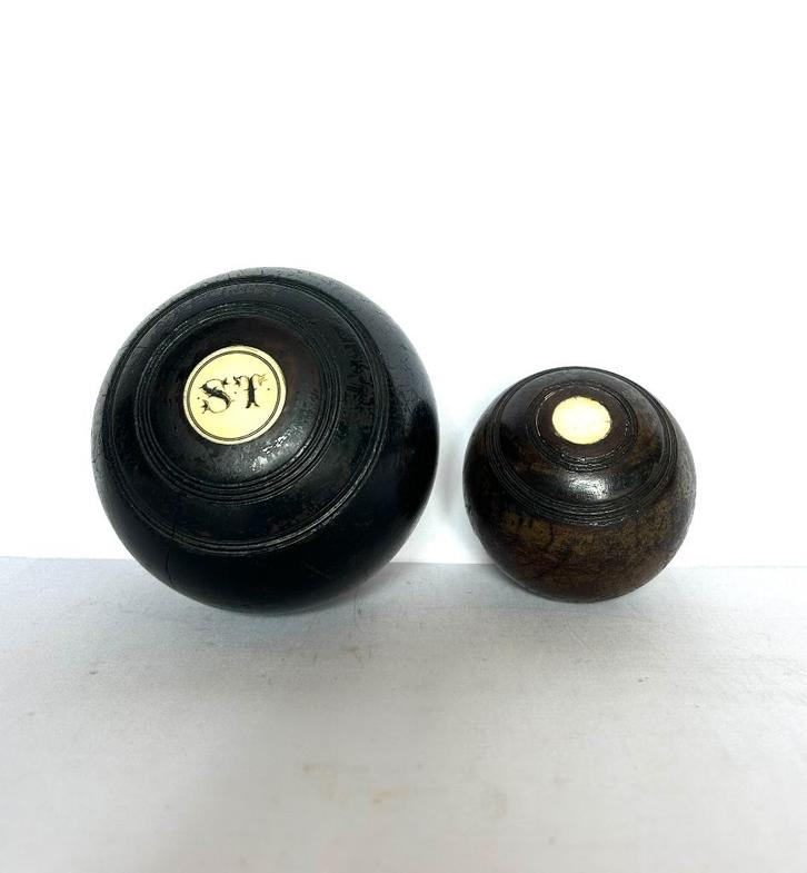 Paar antieke lawn bowlingballen zwart gebeitst guaiac-hout, Sport en Fitness, Bowlen, Bal, Ophalen of Verzenden