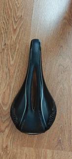 Selle Italia Kevlar, Enlèvement, Selle