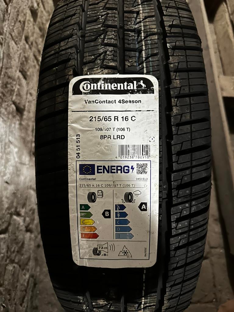 Un pneu continental 4saisons 215/65 R 16 C, Enlèvement, Neuf