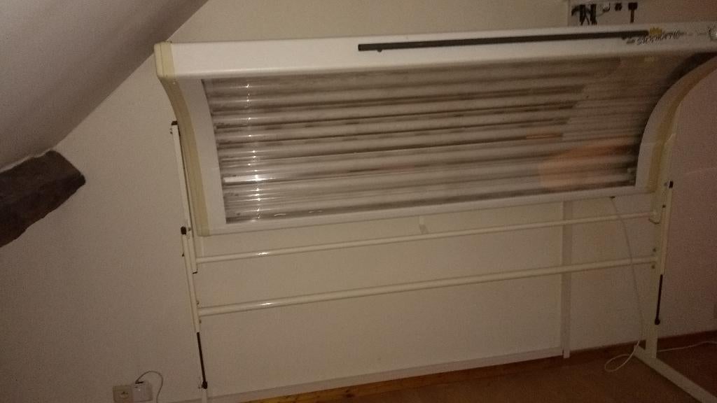 Zonnehemel, Elektronische apparatuur, Zonnebanken en Gezichtsbruiners, Ophalen, Gebruikt, Zonnebank enkelzijdig, 10 tot 15 lampen