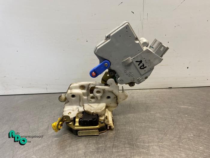 Serrure portière mécanique 2portes droite d'un Nissan Terr, Autos : Pièces & Accessoires, Carrosserie & Tôlerie, Nissan, Utilisé