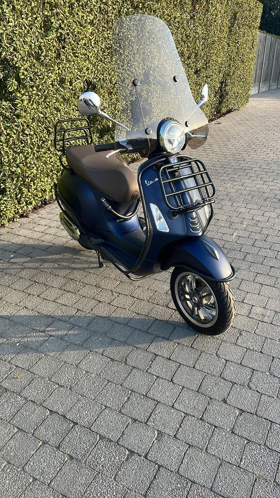 Vespa sprint / primavera A klasse 5600km!, Fietsen en Brommers, Scooters | Vespa, Zo goed als nieuw, Ophalen