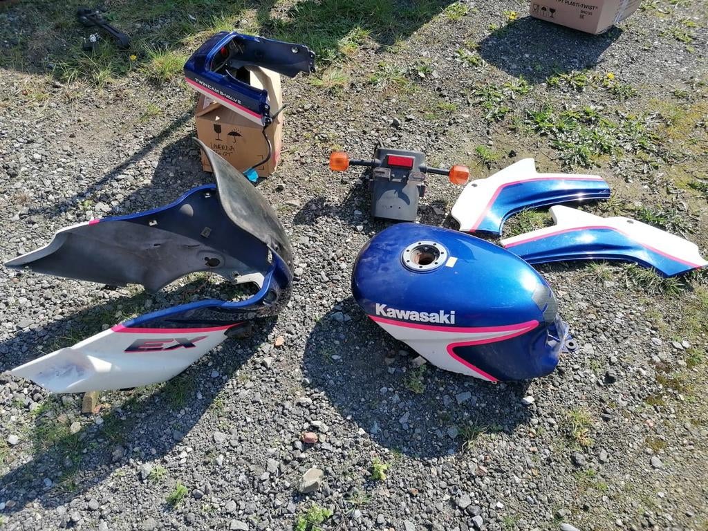 Kuipdelen en benzinetank Kawasaki GPZ500, Ophalen