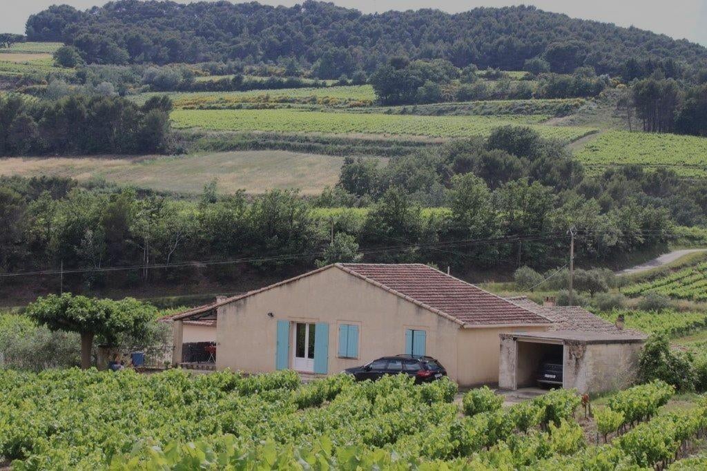 Last minute zwembad in de Provence, Eigenaar