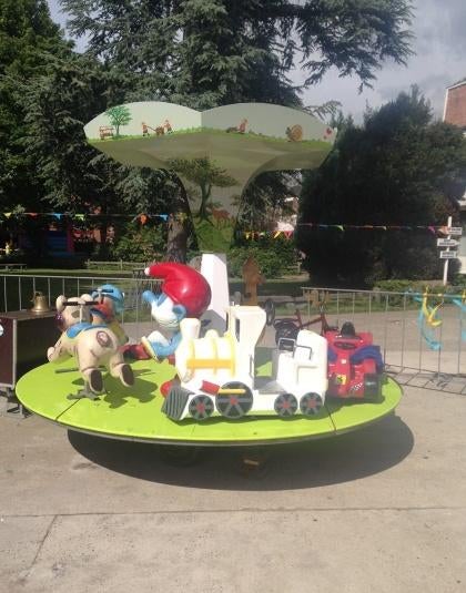250€ INCL BTW  attractie verhuur rodeo stieren - kindermolen, Hobby en Vrije tijd, Ophalen of Verzenden, Zo goed als nieuw