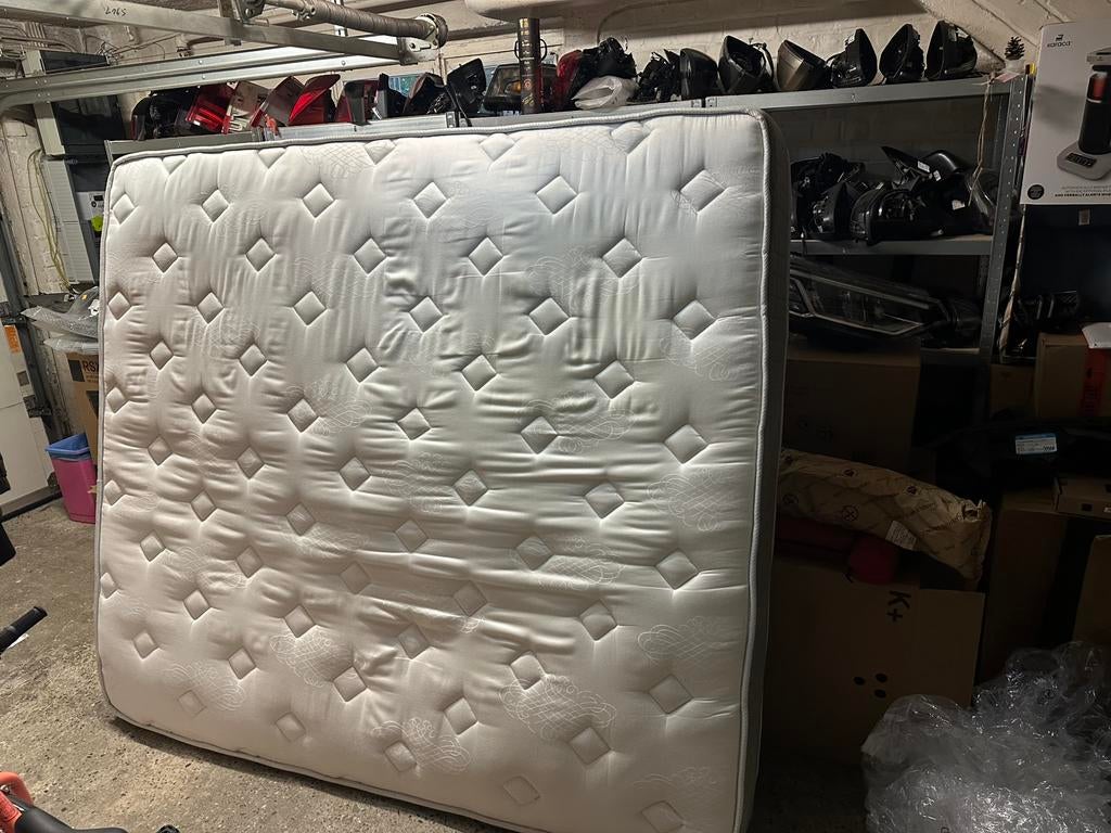 Matelas en bon état propre dans l’ensemble 180x200, Maison & Meubles, Matelas, Queen size, Enlèvement, Utilisé