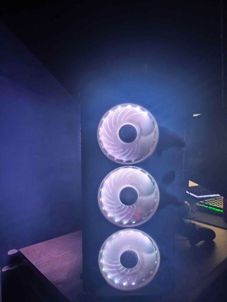 2 pc's, monitor, keyboard te ruil voor een ps5 disk editie, Games en Spelcomputers, Ophalen, Gebruikt, Playstation 5