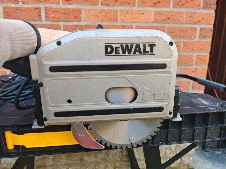 Scie plongeante Dewalt DWS520, Bricolage & Construction, Outillage | Scies mécaniques, Comme neuf, Scie plongeante, Enlèvement ou Envoi