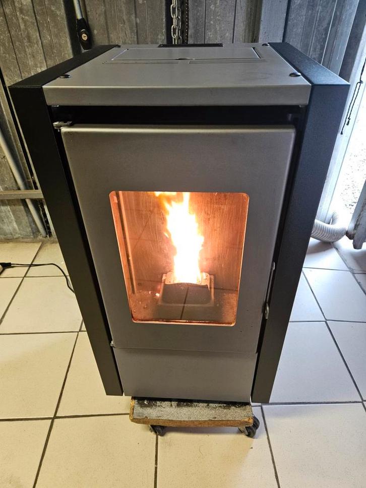 Poêle à pellet warmtech 6.4kw, Maison & Meubles, Poêles