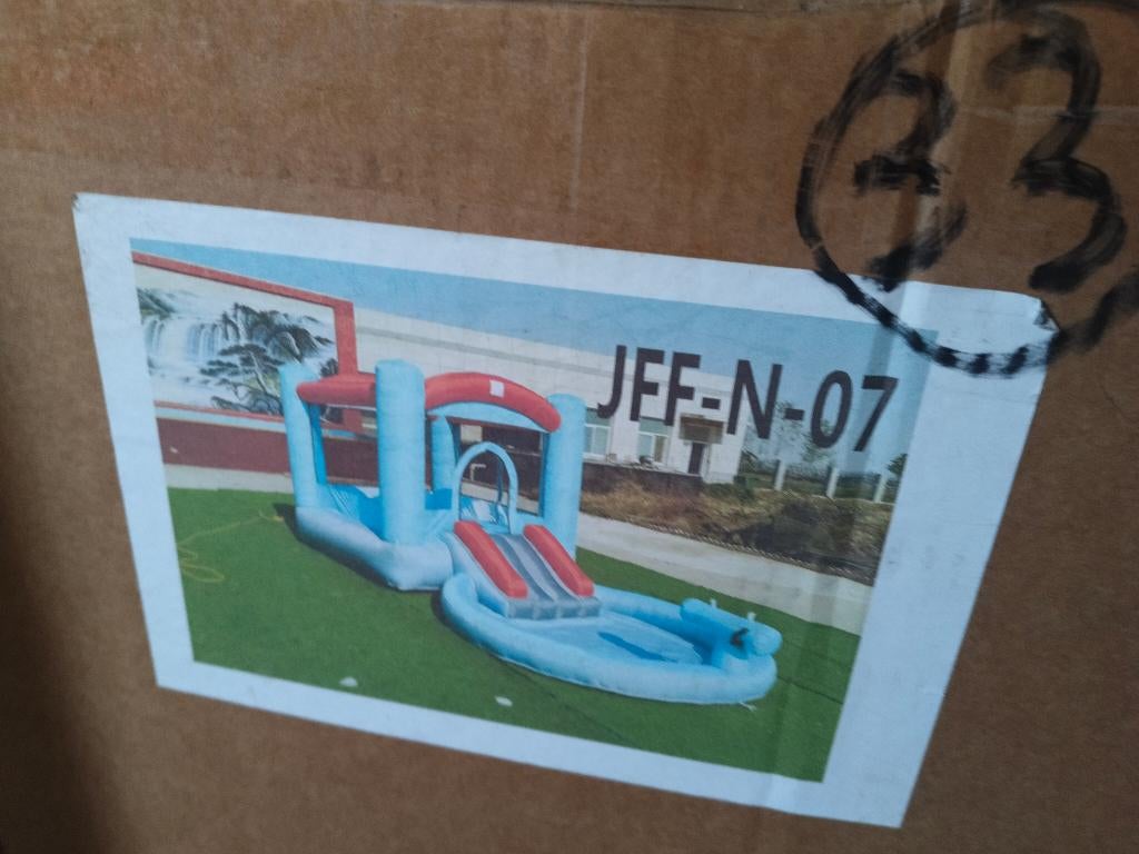 Nieuw springkasteel met zwembad, Ophalen, Nieuw