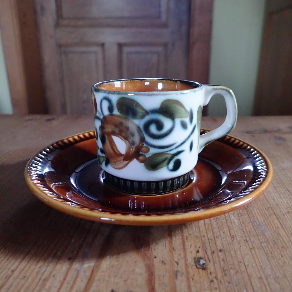 Tasse à expresso rare Boch Delta Argenteuil avec assiette, Antiquités & Art, Antiquités | Services (vaisselle) pièces, Enlèvement ou Envoi