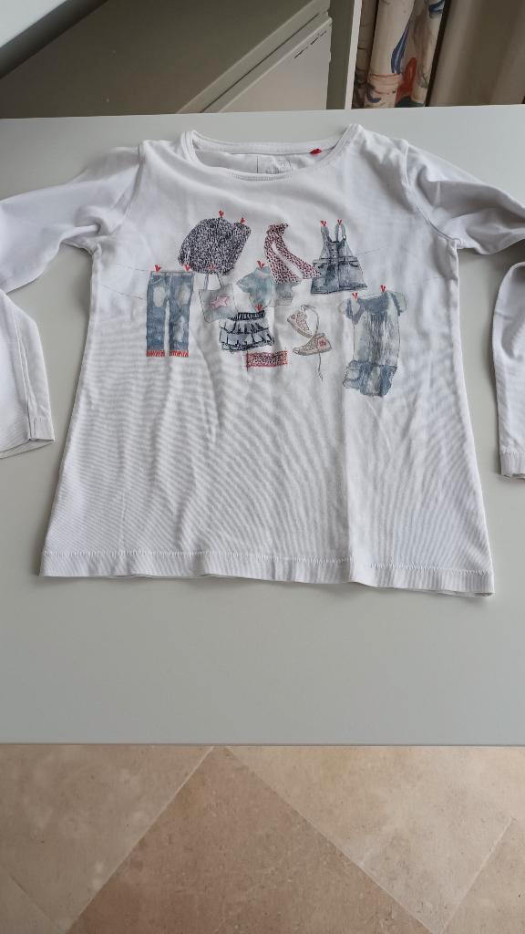 T-shirt - Maat 122, Enfants & Bébés, Vêtements enfant | Taille 122, Utilisé, Fille, Chemise ou À manches longues, Enlèvement ou Envoi