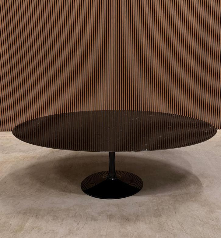 Knoll Saarinen - Oval eettafel 198 cm - Black, Antiek en Kunst, Antiek | Meubels | Stoelen en Sofa's, Ophalen of Verzenden