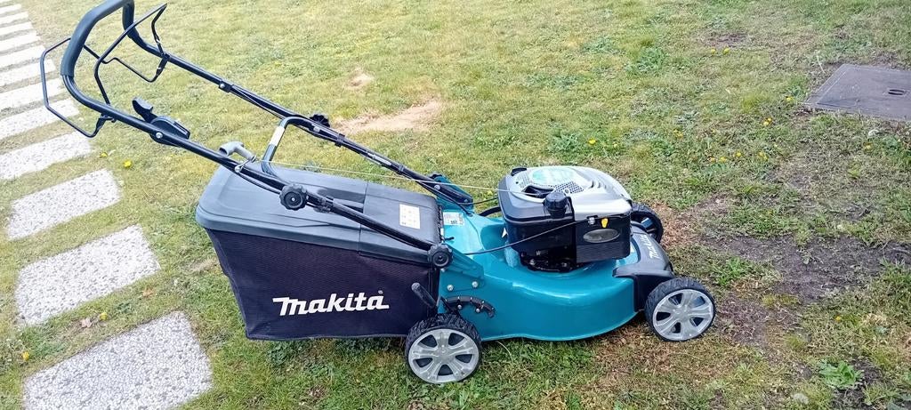 Grasmaaier benzine Makita, Ophalen