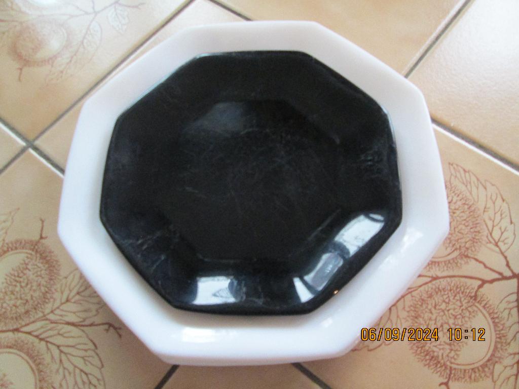 Service de table – Assiettes hexagonales blanches et noires, Uni, Assiettes(s), Enlèvement, Utilisé